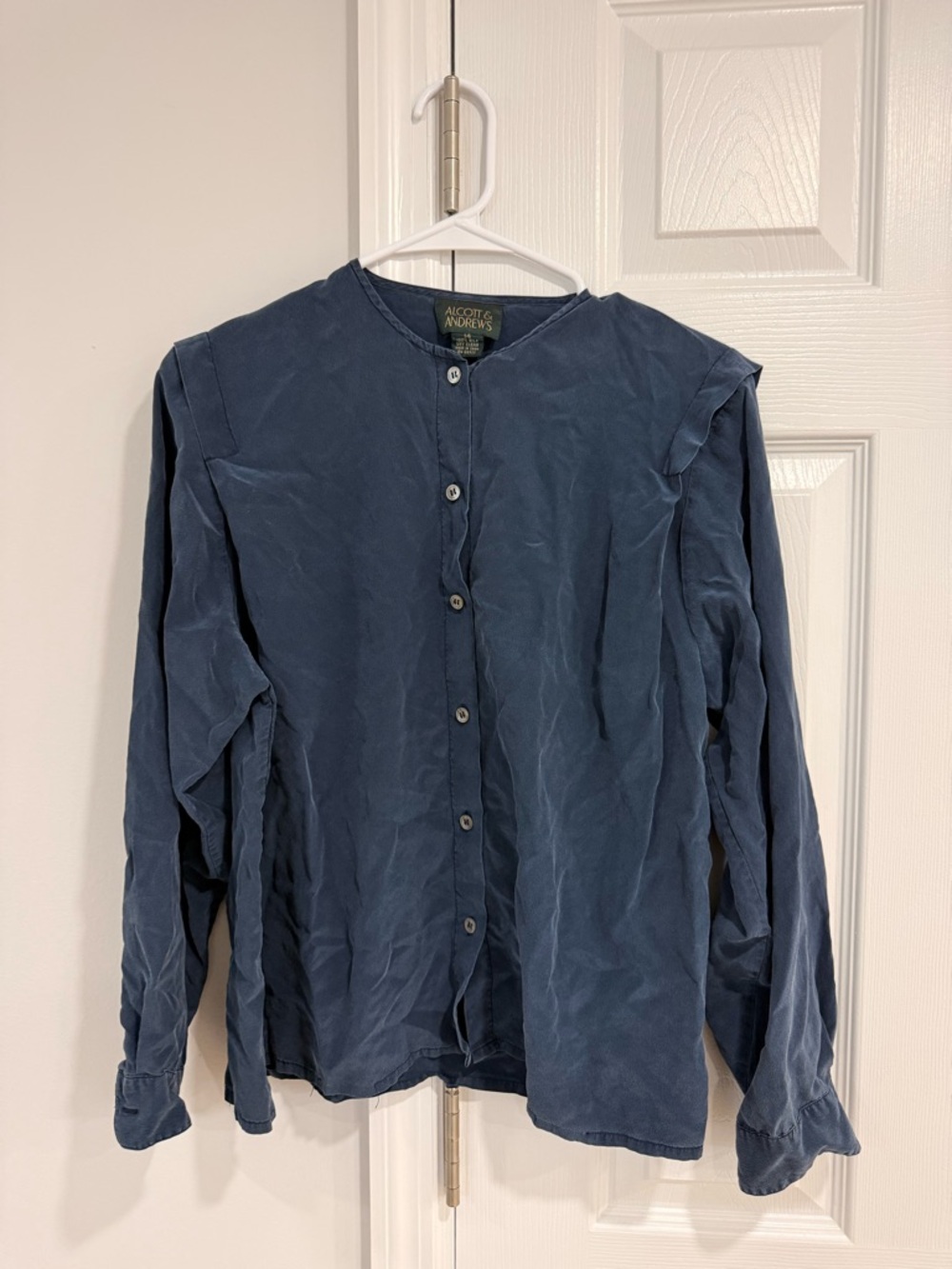 Vintage 100% silk Alcott & Andrews Navy Button-Front Round-Neck Blouse